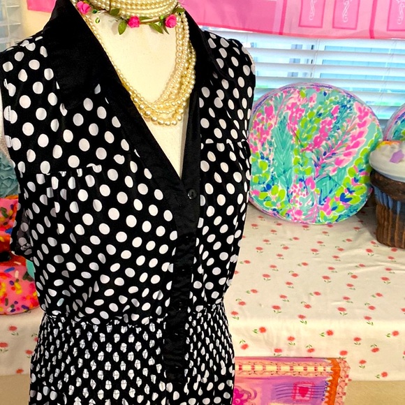 Black dress with white polka dots - Picture 9 of 12